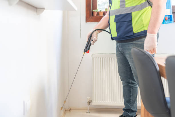 Best Best Pest Control Companies  in Riverwoods, IL